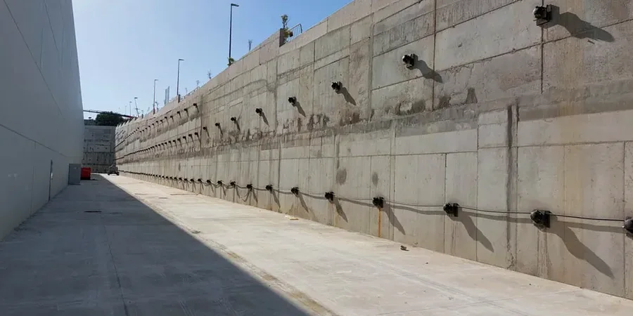 Diseño de Anclajes Activos y Pasivos en Arica: Soluciones para Suelos Salinos y Sísmicos